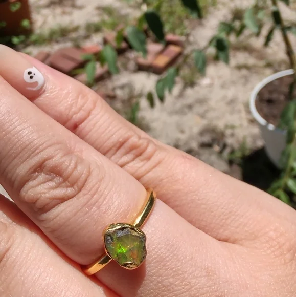 Ethiopian opal adjustable ring - Picture 6 of 8